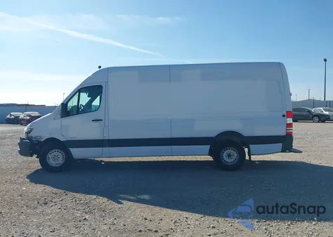 2015 Mercedes-Benz Sprinter 2500 High Roof from USA, damaged, VIN WD3PE8DB4FP136118